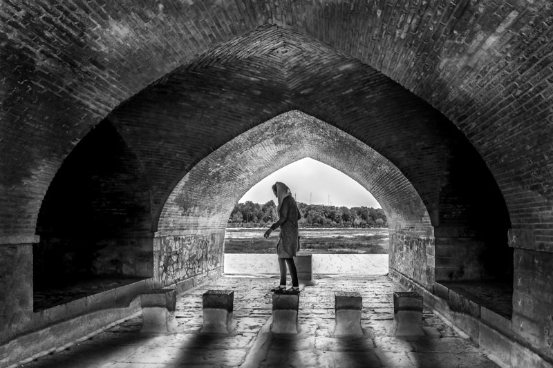 black and white,woman Careful biosphoto preview