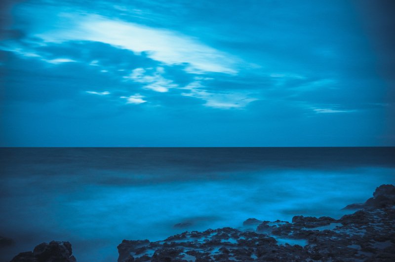 море, ночь, черное море, скалы, берег, вода, облака, крым, длинная выдержка, небо, crimea, night, rocks, sea, blacksea, longexposure, sky, blue, clouds, beach Синь-да-мутьphoto preview