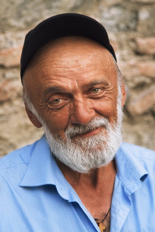 Дедушка мужчина портрет старость седой борода Грузинский дедушкаphoto preview