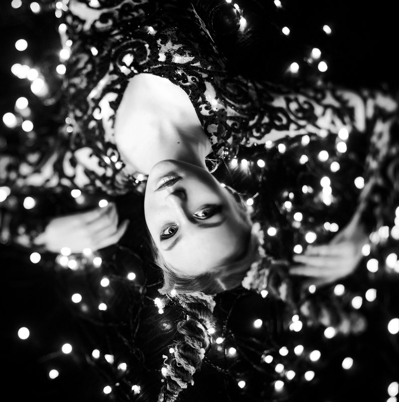 сказка, фантазия, цветок, девушка, молодая, юность, легкость, модель, прозрачный, взгляд, глаза, эльф, нереально, красивая, портрет, цвет, легкость, лето, ангел, огонь, огни, гирлянда, свет, светится,  Lizphoto preview