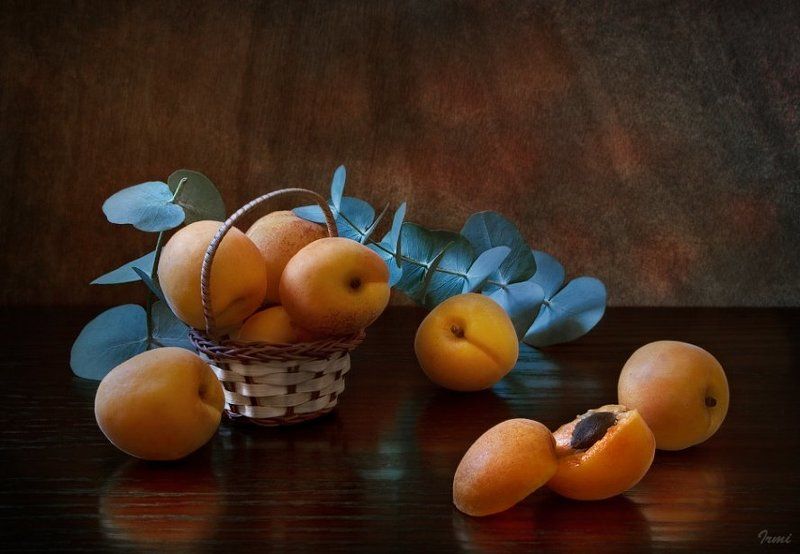 абрикосы, корзиночка, веточка Абрикосыphoto preview