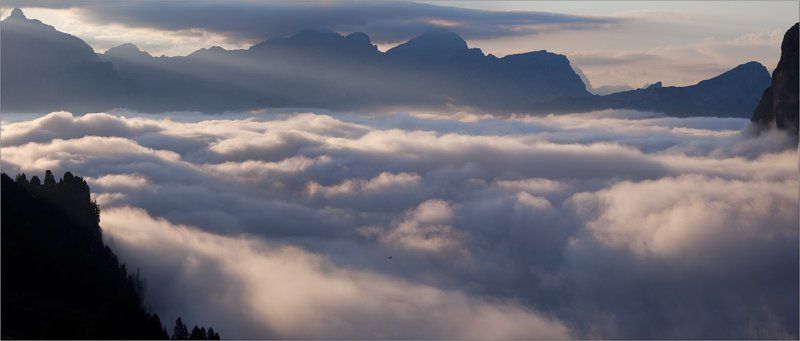 доломиты, dolomiti разбежавшись прыгнуть со скалы...photo preview