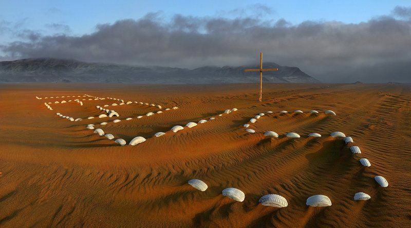 Хи Из Каминг!photo preview