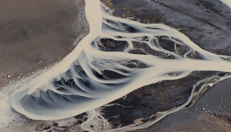 Излу́чина — участок извилистого русла водотока между двумя смежными точками перегиба его осевой линии.photo preview