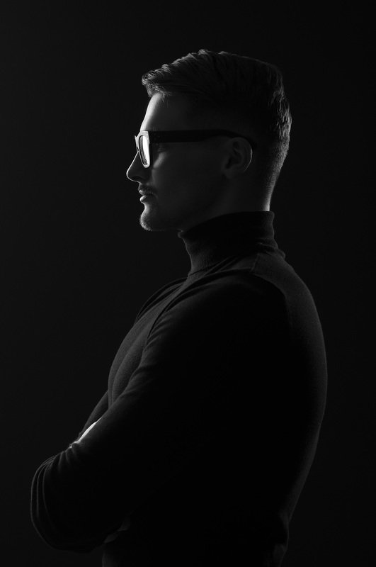 портрет, студия, мужской портрет, мужчина, модель, чб, чернобелое, bnw, portrait, mens portrait, studio  Владphoto preview