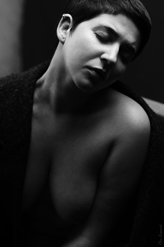 женский портрет, чб photo preview