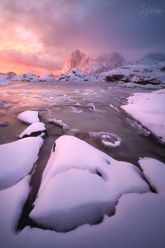 lofoten, islands, norway, landscape, лофотены, острова, норвегия, пейзаж, февраль, зима, природа, север, розовый, рассвет, горы, лед, облака, Sundphoto preview