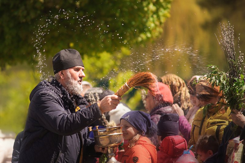 священник верба воскресенье освящение Вербное воскресеньеphoto preview