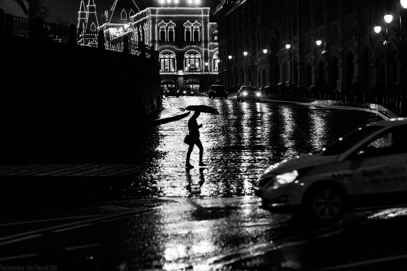 monochrome, black and white, b&w, street, streetphotography, umbrella, улица, жанр, стритфото, монохром, дождь,  ***photo preview