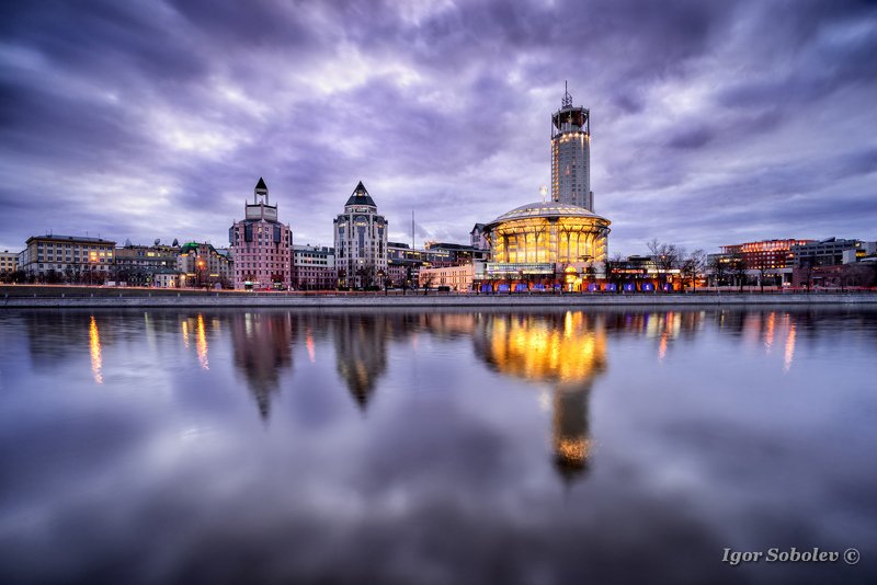 дом музыки, москва, москва-река, отражение Невесомостьphoto preview