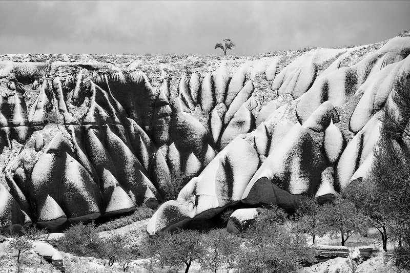 #blackandwhite #turkey #cappadocia #pattern #winter #snowy Cappadokia-1photo preview