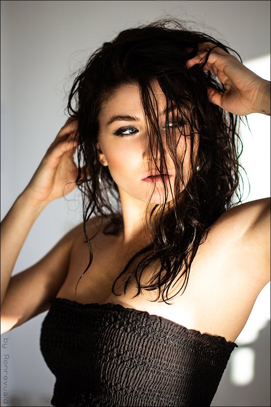 girl,woman,eyes,beauty,portrait,fashion,light,hair,девушка,портрет,москва,свет, глаза Sofiphoto preview