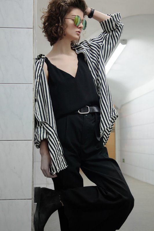 Стиль, мода, метро, люди, портрет, транспорт, вагон, девушка, спб photo preview