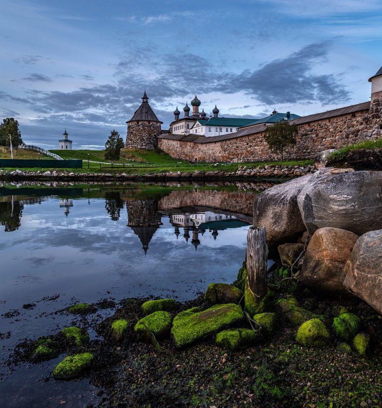 соловки, монастырь, соловецкий монастырь, соловецкие острова, залив, вода, зеркало, бухта благополучия, гавань благополучия, берег, стены, крепость, красота, ник васильев, Монастырь.photo preview