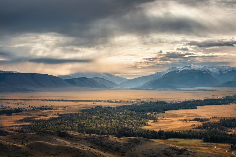 Ходят тучи на рассветеphoto preview