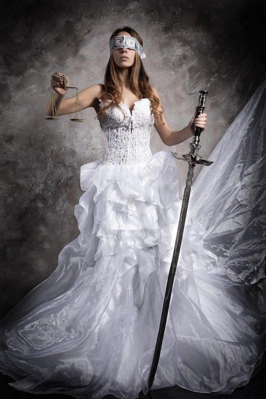 Продажное правосудиеphoto preview