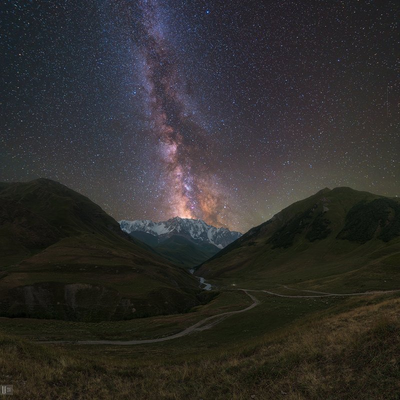 горы, грузия, сванетия, ушгули, шхара, ледник, коровы, камни, звезды, млечный путь, ночь, трава, холмы, цветы, кусты, река, дорога Сказочная Шхараphoto preview