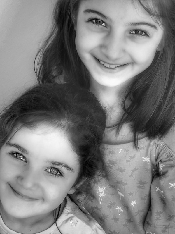 Bright faces , real friendshipphoto preview