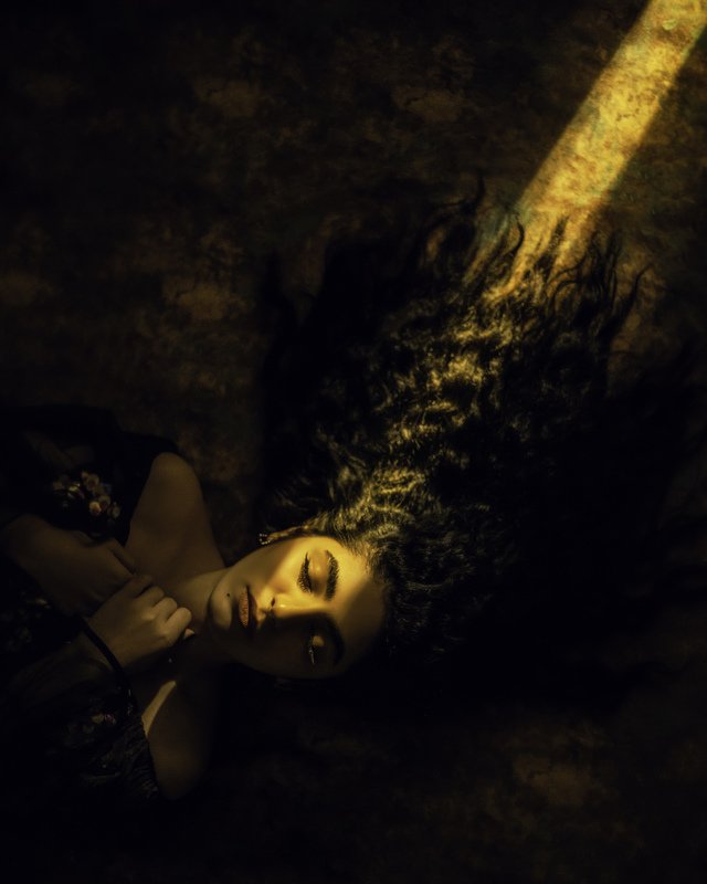 #portrait#PORTRAITS# photoshoot play with lightphoto preview