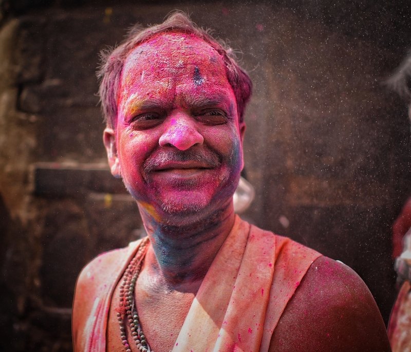 #varanasi #kashi #banaras #people #life #holi #celebrate #celebration #DhirajGoswami #manikarnika  Holi at Cremation ( मसान की होली )photo preview