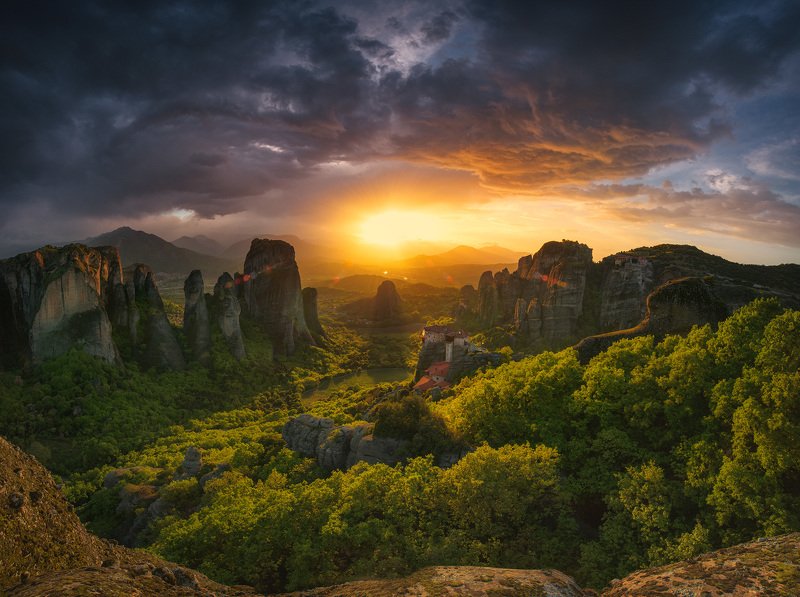 Закат на Метеорахphoto preview