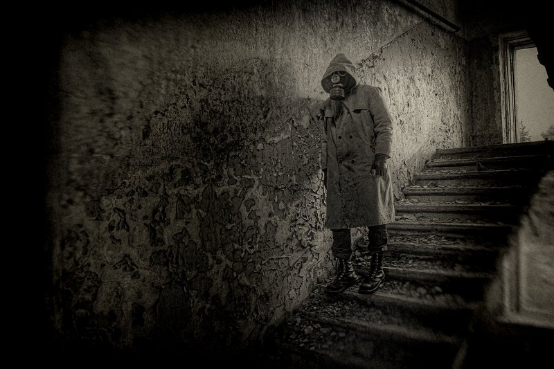 апокалипсис, индастриал, противогаз, разруха, сталкер, человек апокалиптичная персонаphoto preview