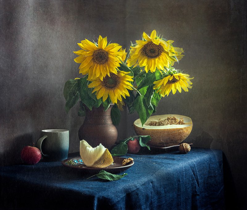 натюрморт, осень, подсолнух, дыня С подсолнухами и дынейphoto preview