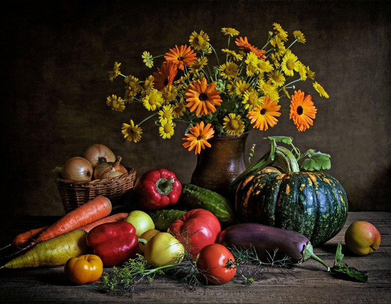 натюрморт, цветы, корзинка, овощи, кринка, букет, тыква, морковь, яблоки, петрушка, укроп, томаты, огурцы, лук, чеснок, баклажан, перец, кринка, Щедрая осеньphoto preview
