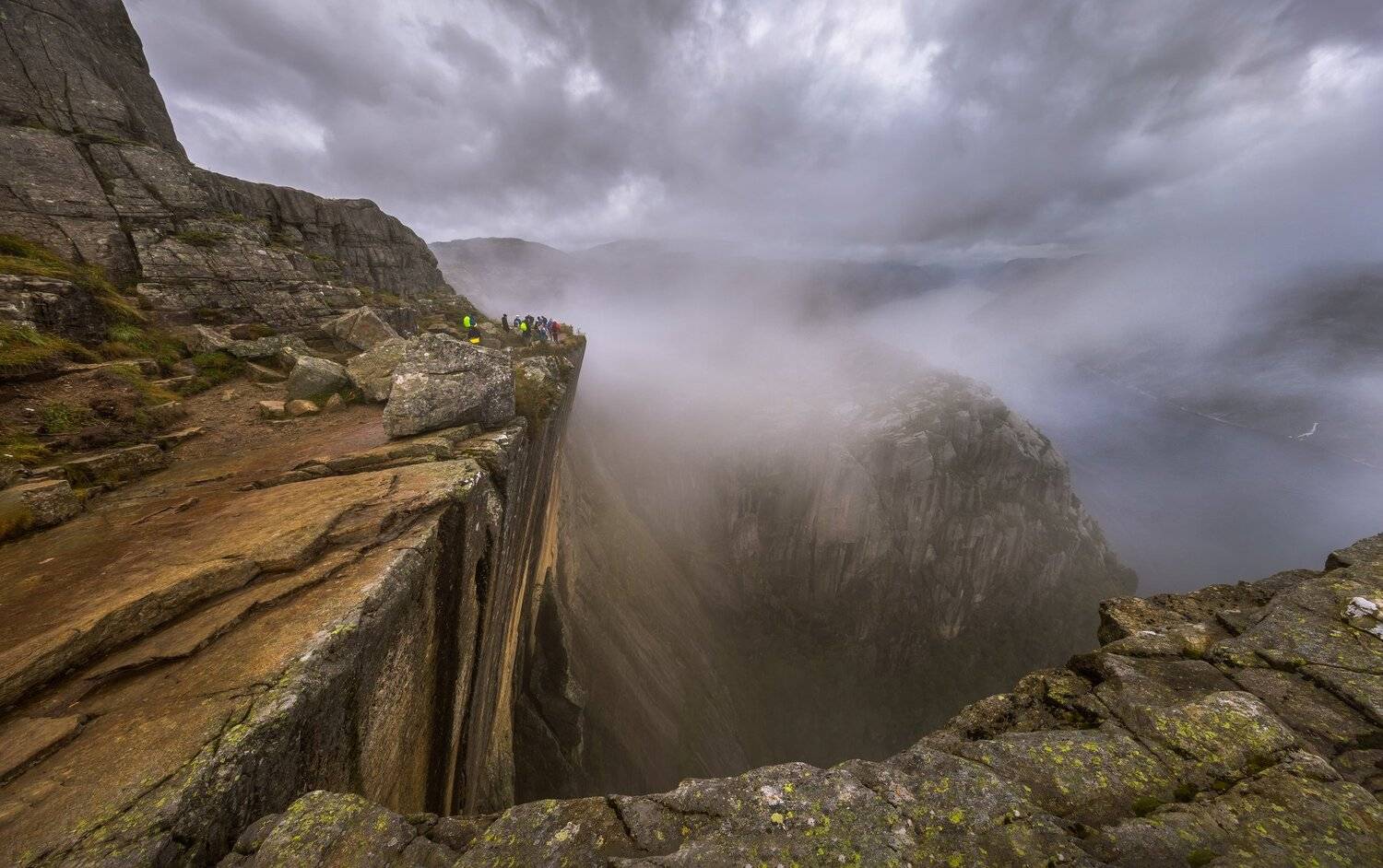 прекестулен, норвегия, скала, пропасть,,  Marat Max (Марат Макс)