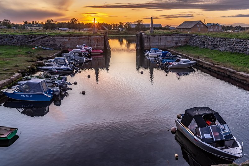 соловки, соловецкие острова, залив, вода, зеркало, берег, стены, красота, ник васильев, гавань благополучия, бухта благополучия, гавань, бухта, сухой док, катера, Сухой док.photo preview