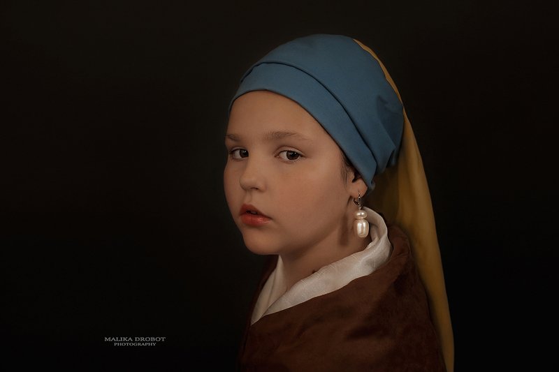 Девушка с жемчужной сережкойphoto preview