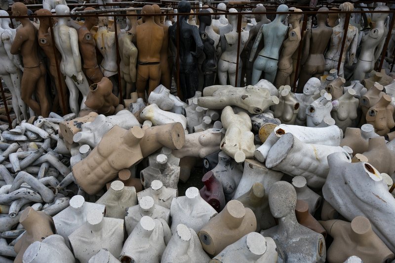 Loveless manquinphoto preview