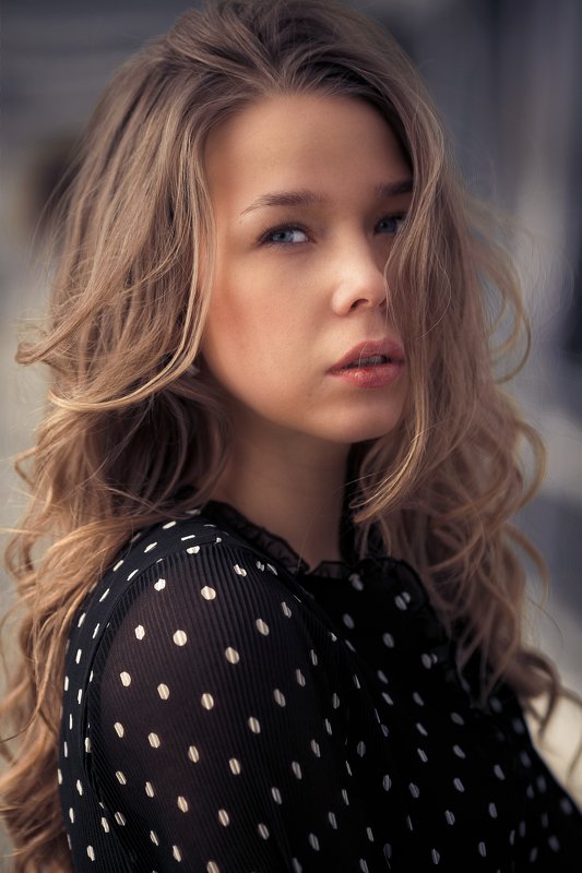 karenabramyan,fashion,portrait,beauty,girl,female airphoto preview