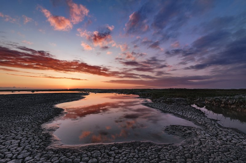 темрюк, грязевой вулкан Про майский вечер на вулкане... фото превью