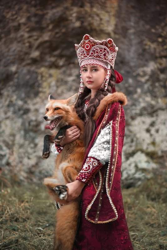 Царевна, лис, портрет, лес, скала, народный костюм, русский мир, костюм, какошник, русский костюм, детский портрет, животное Царевна и лисphoto preview