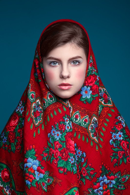 цвет, эмоция, русский стиль, красный Аленушкаphoto preview