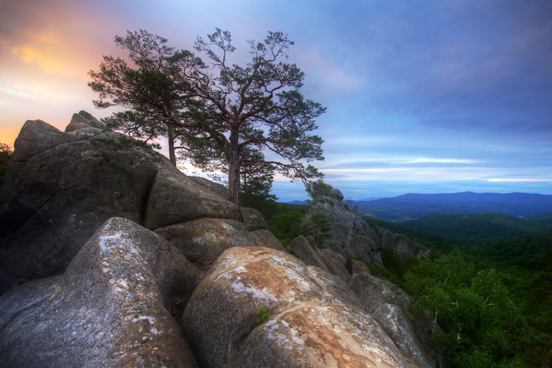 скалы, довбуша, бубниские, бубниски, рассвет A little part Карпатphoto preview