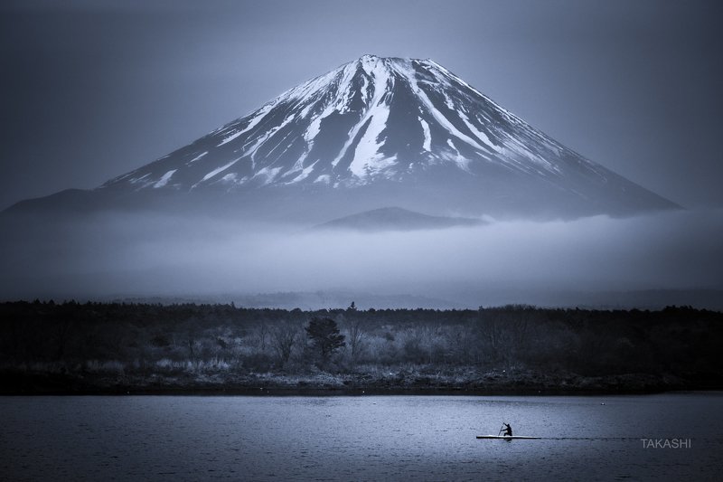Fuji,Japan,mountain,cloud,boat,training,lake,water,cloud Lonely trainingphoto preview