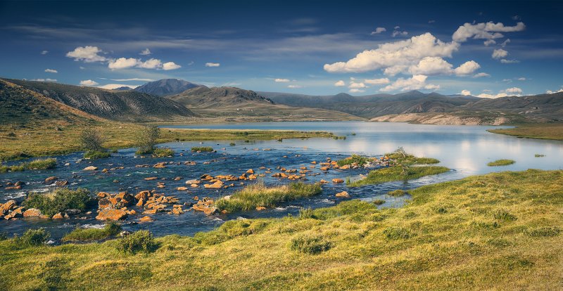 пейзаж, панорама, горы, озеро, алтай, сибирь, природа, путешествия, буйлюкем, ущелье, камни, красные, небо, отражения, облака, широкий, большой, высокий Красные камни Буйлюкемаphoto preview