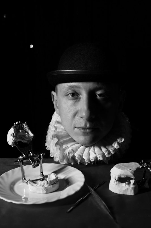 Зубной техникphoto preview