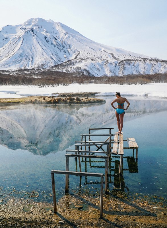 камчатка, источники, горячие, вулканы, весна, вода, термальные, девушка Горячие источники на Камчаткеphoto preview