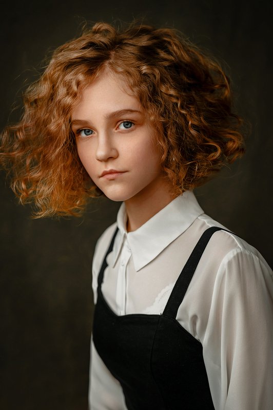 кудряшки, портрет, девушка Девятиклассницаphoto preview
