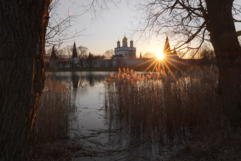 солнце, облака, деревья, озеро, разлив, ветер, небо, лучисолнца Уходящие лучи солнца.photo preview
