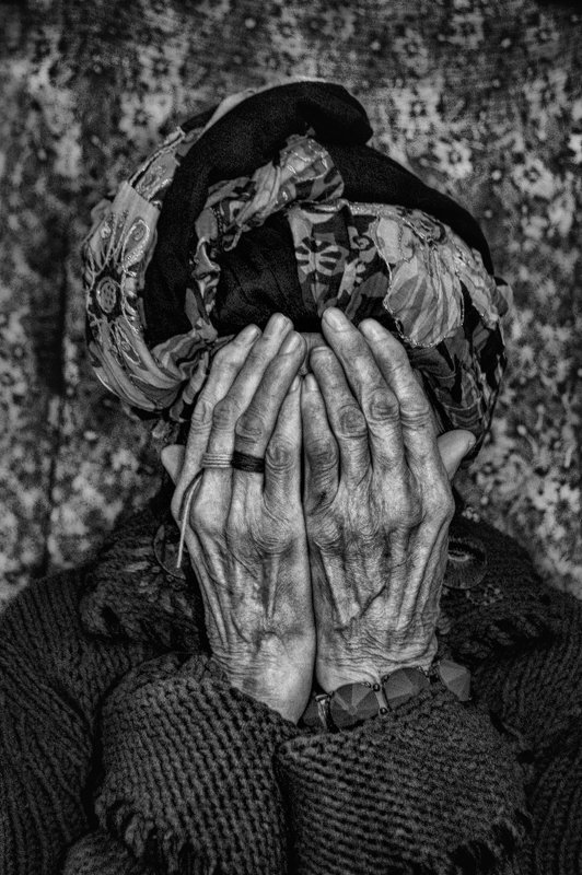 I felt my life with both my handsphoto preview