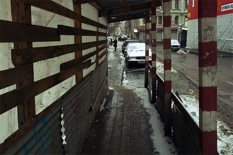 2006, цифра, цвет, город, авто, ремонт, стройка, зима, снег, красный, red, moscow, city, car, stripes, полосочки, winter, snow Дартсphoto preview