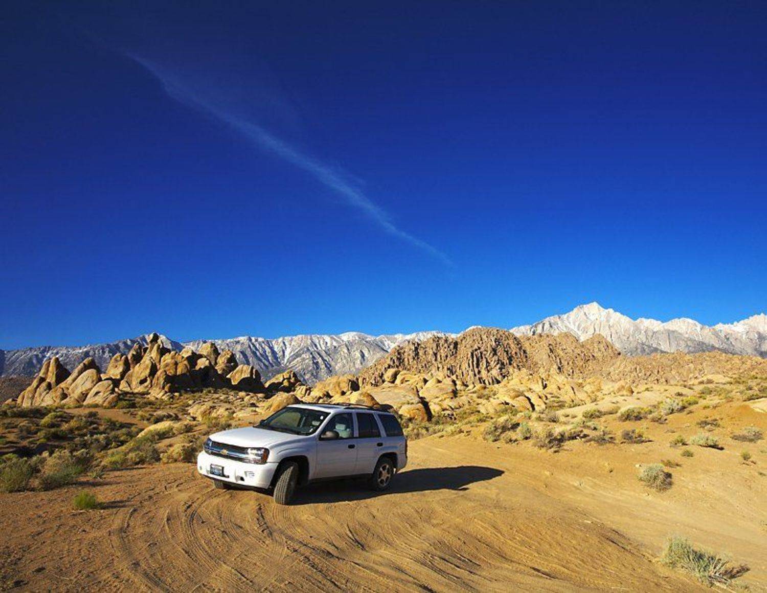 Alabama Hills feat. Chevrolet Trailblazer II. Автор: Vadim Balakin , Vadim Balakin