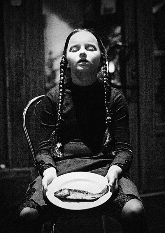 Девочка и Рыбаphoto preview