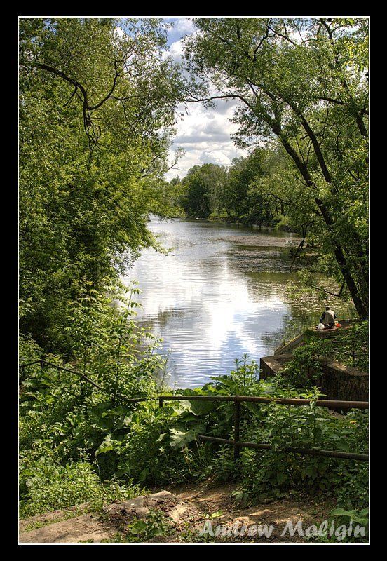 лето, вода, рыбак Укромное местечкоphoto preview