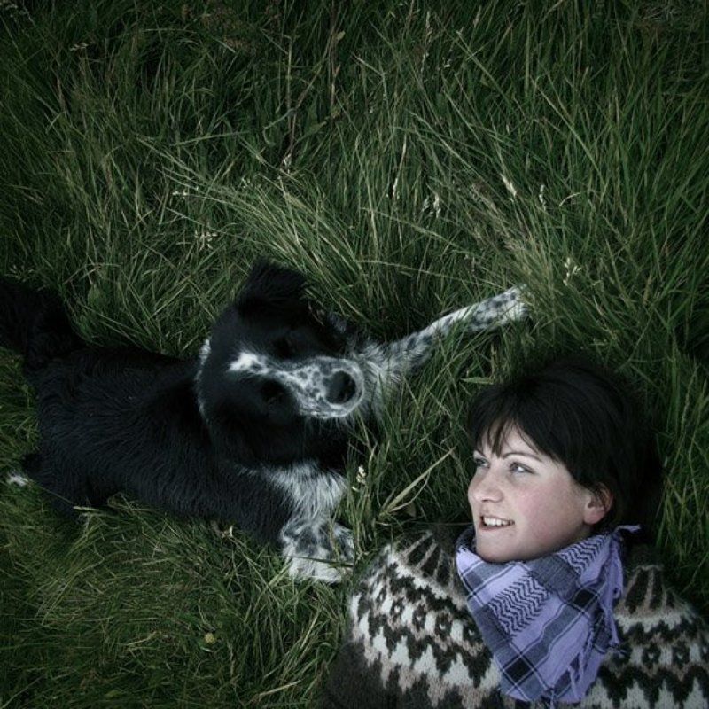 исландия, девушка, собака, трава, платок, photo preview