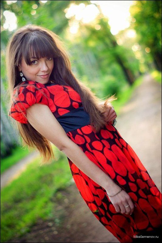 девушка, солнце, дорога .photo preview